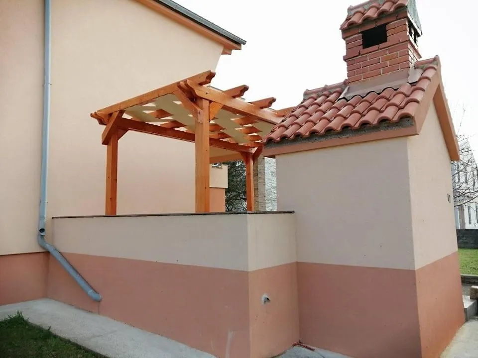 Apartment Leonardo Vrsi