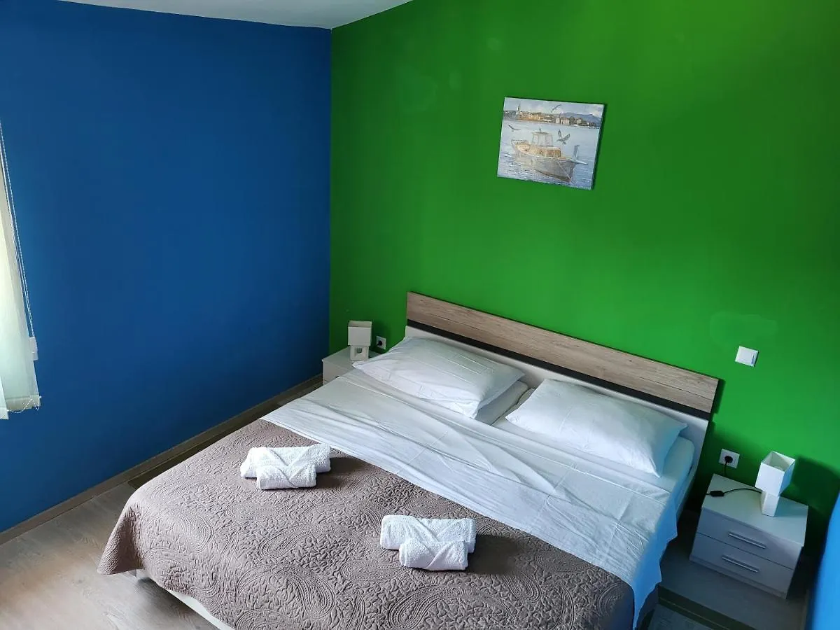 Apartment Leonardo Vrsi