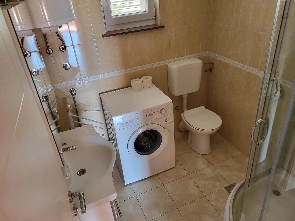 Apartment Leonardo Vrsi