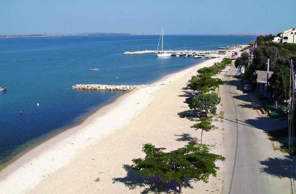Apartment Leonardo Vrsi Croatia