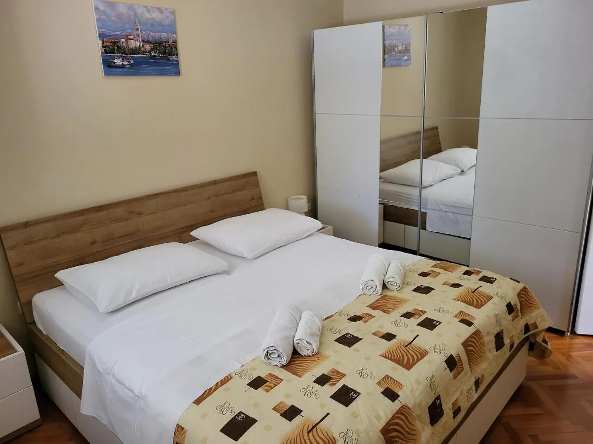 Apartment Leonardo Vrsi 0*,