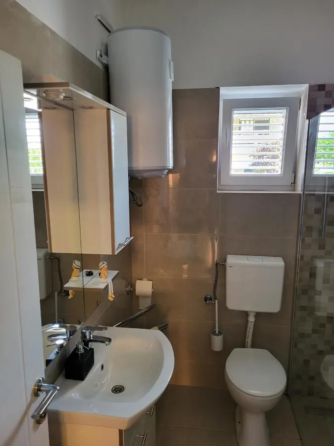Apartment Leonardo Vrsi