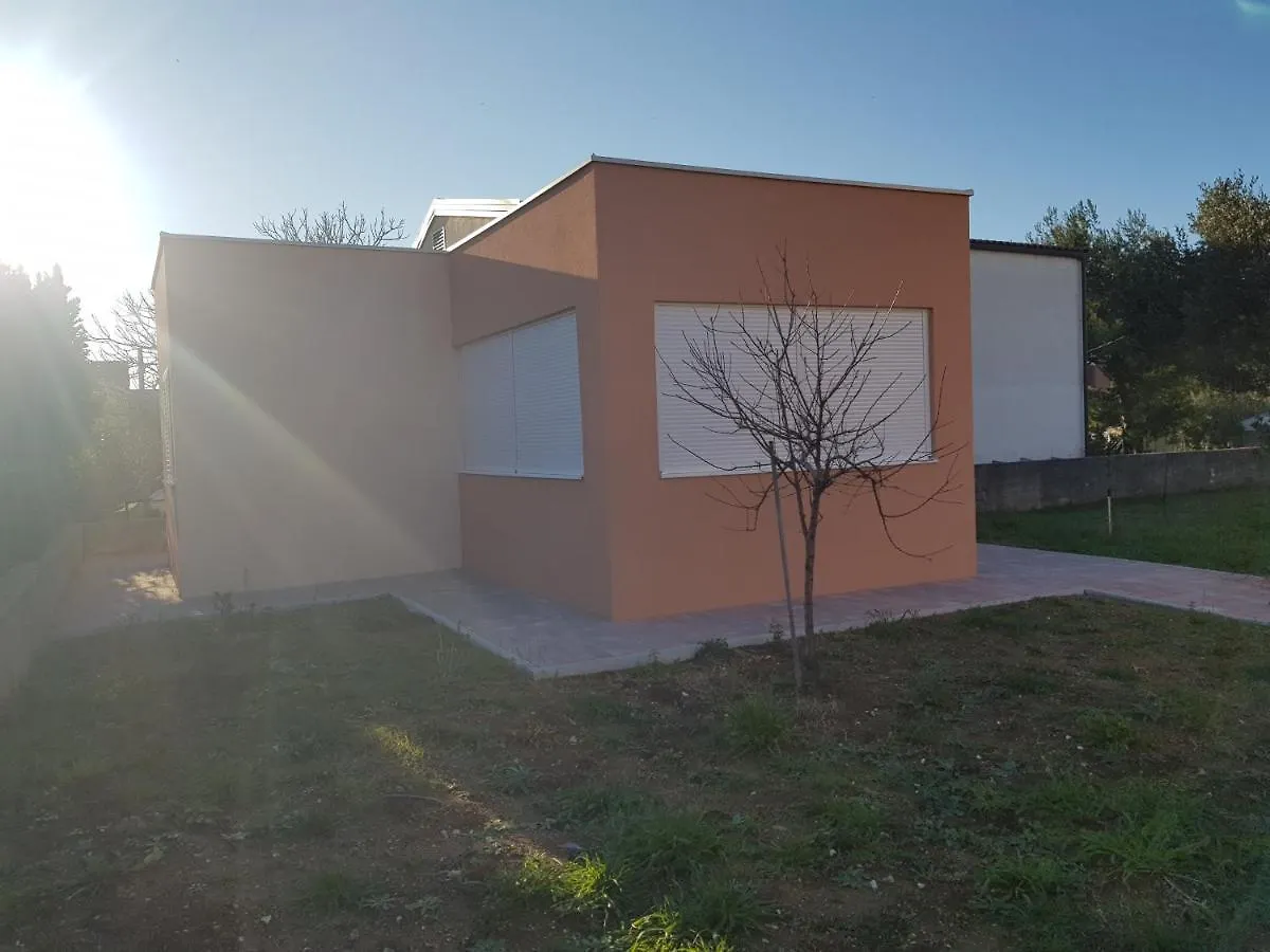 Apartment Leonardo Vrsi
