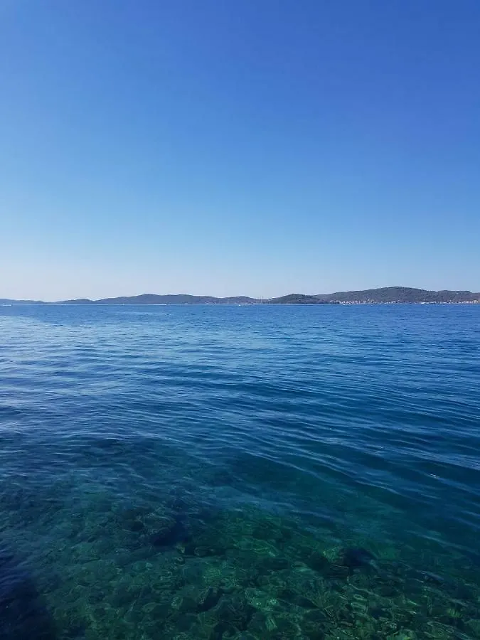 Apartment Leonardo Vrsi 0*,  Croatia