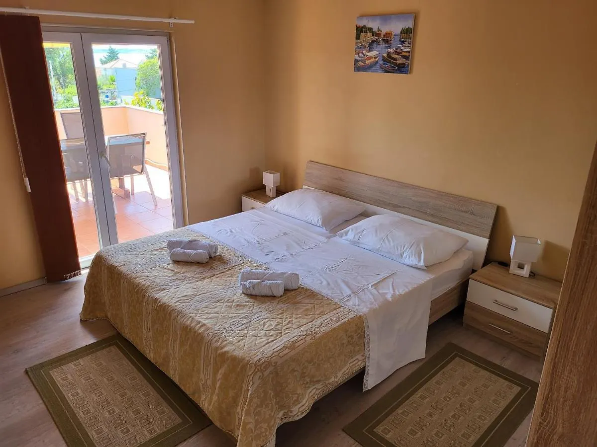 Apartment Leonardo Vrsi Croatia