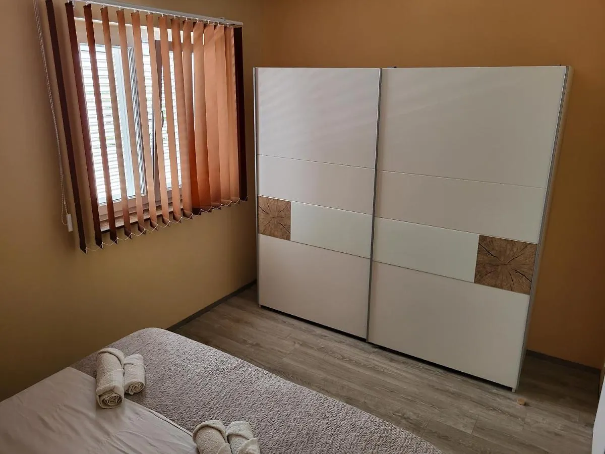 Apartment Leonardo Vrsi