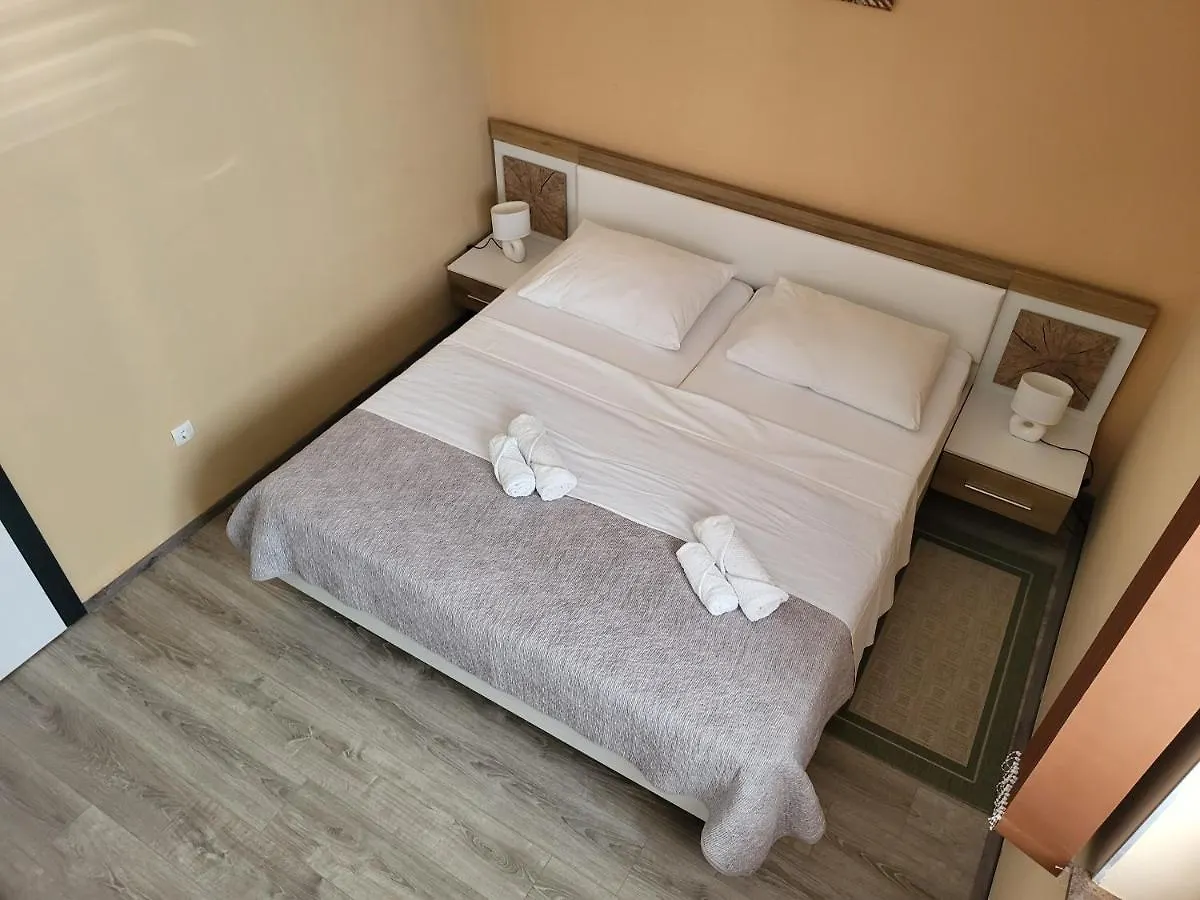 Apartment Leonardo Vrsi 0*,  Croatia