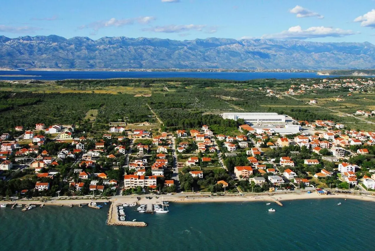 Apartment Leonardo Vrsi 0*,  Croatia