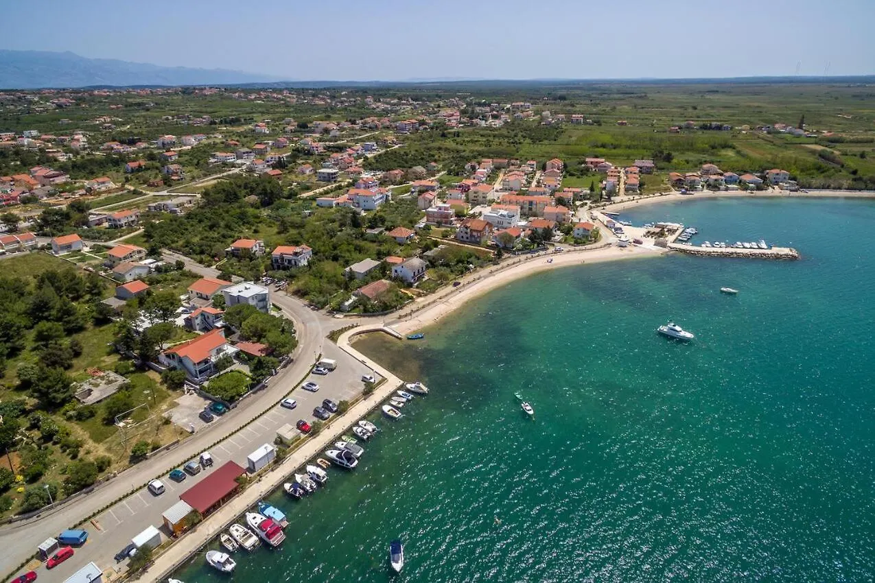 Apartment Leonardo Vrsi Croatia