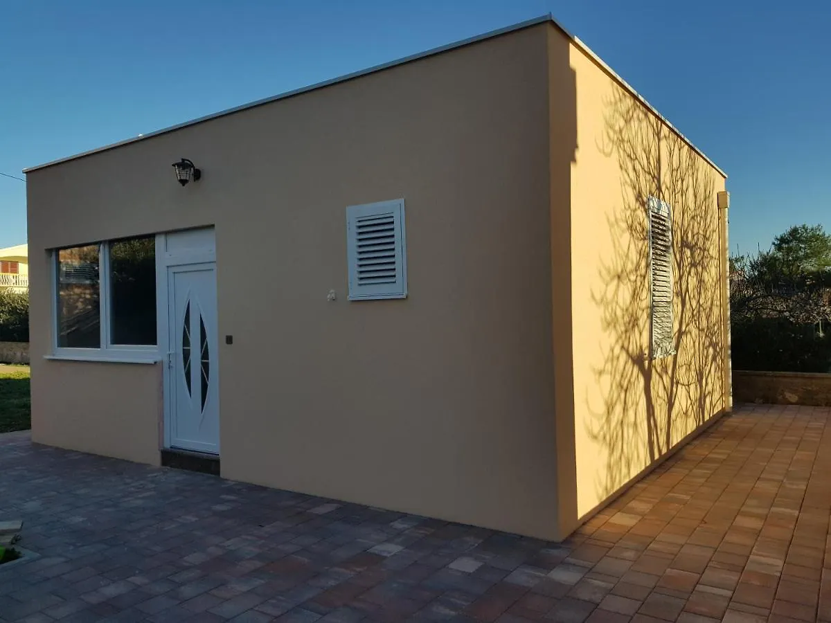 Apartment Leonardo Vrsi