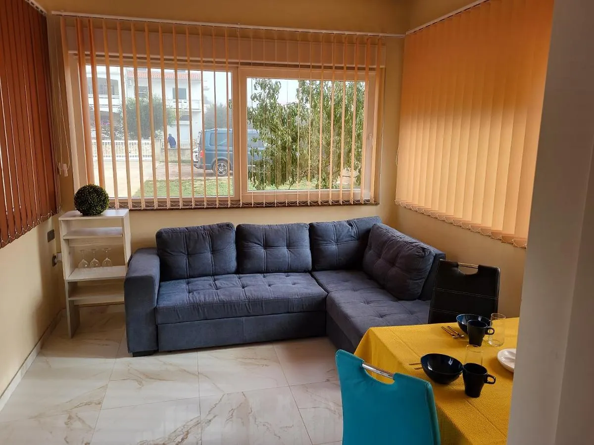 Apartment Leonardo Vrsi